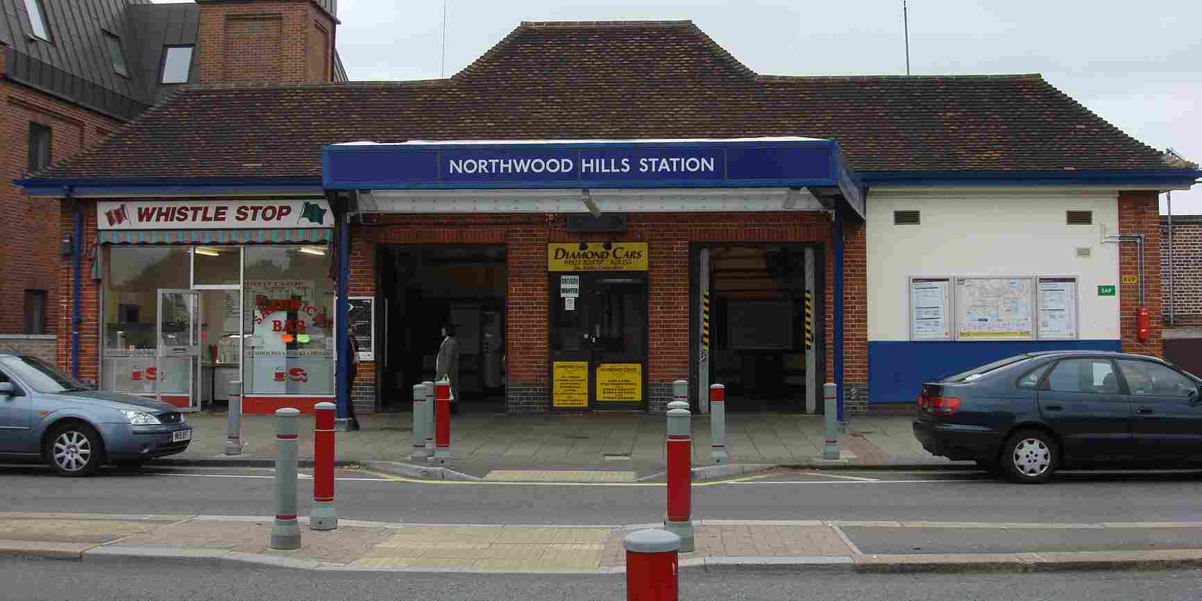 Northwood Hill minicabs, Northwood Hill taxis, Northwood Hill cabs